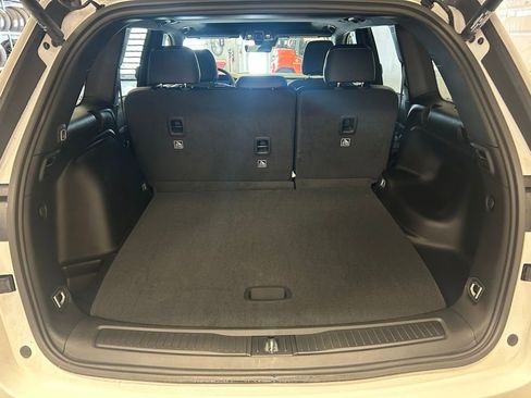 New 2026 Jeep Grand Cherokee Altitude AWD/4WD image 29