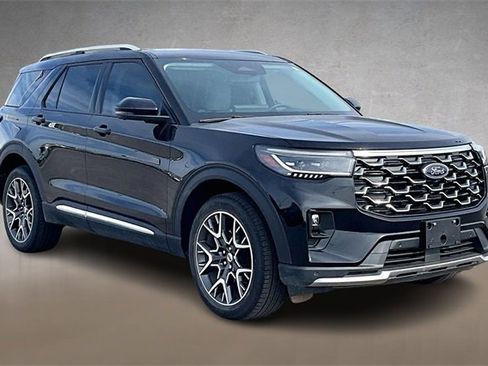 Certified 2025 Ford Explorer Platinum w/ Ultimate Package image 7