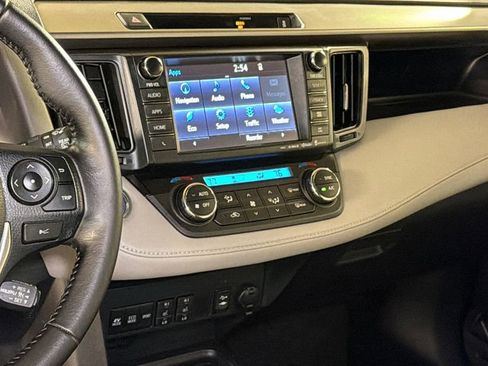 Used 2016 Toyota RAV4 Limited image 18