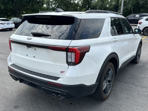 Used 2025 Ford Explorer ST AWD/4WD image 10