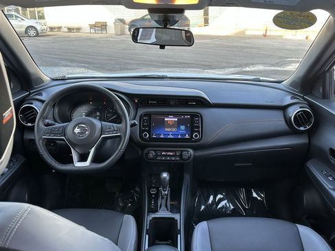 Used 2021 Nissan Kicks SR w/ SR Premium Package image 19