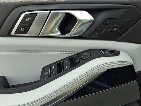 New 2026 BMW X5 xDrive50e image 8