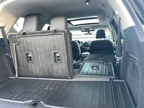 Used 2025 Nissan Pathfinder Platinum AWD/4WD image 22