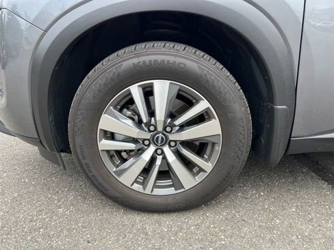 Used 2025 Nissan Pathfinder SL AWD/4WD image 10