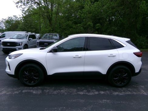 Used 2023 Ford Escape Active w/ Tech Pack #1 AWD/4WD image 6
