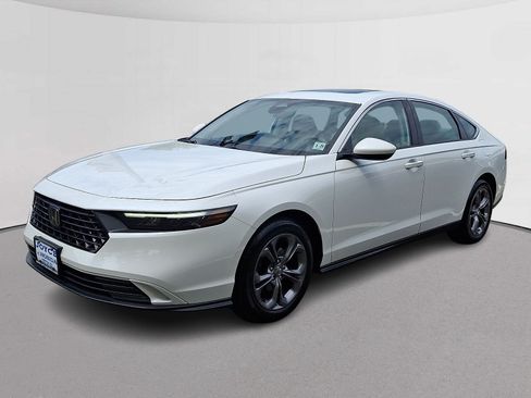 Certified 2024 Honda Accord EX image 4