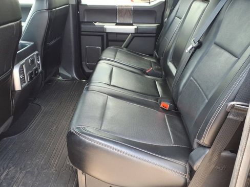 Used 2018 Ford F250 Lariat w/ Lariat Value Package AWD/4WD image 15