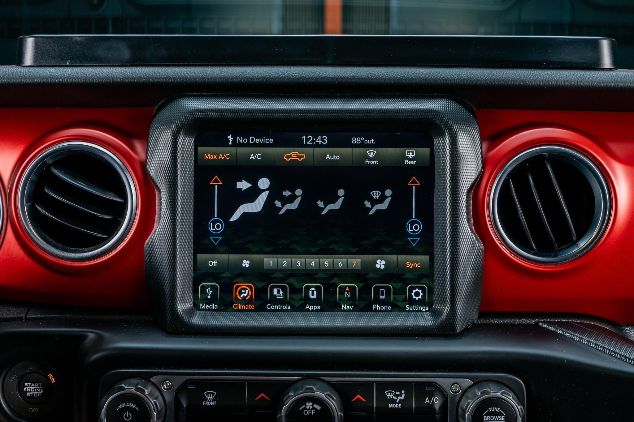 Used 2022 Jeep Gladiator Rubicon w/ LED Lighting Group AWD/4WD image 21
