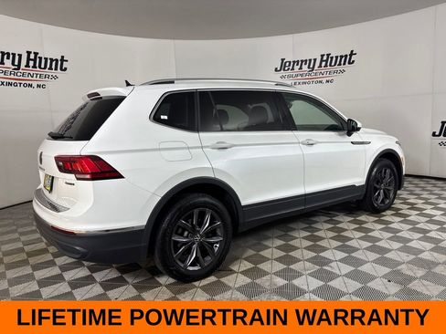 Used 2023 Volkswagen Tiguan SE w/ Panoramic Sunroof Package AWD/4WD image 5