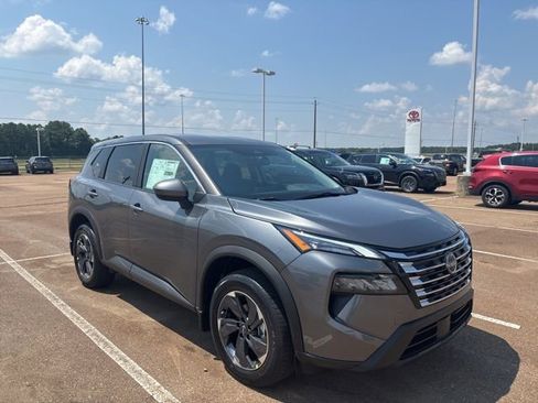 New 2026 Nissan Rogue SV FWD image 5