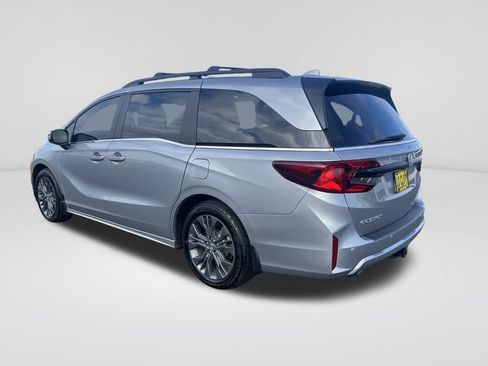 Used 2025 Honda Odyssey Touring image 5