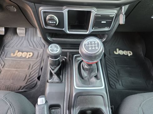 Used 2018 Jeep Wrangler Unlimited Sport AWD/4WD image 25
