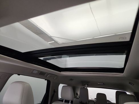 Used 2023 Nissan Pathfinder SL w/ SL Premium Package image 27