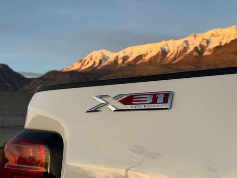 Used 2024 GMC Sierra 3500 SLE w/ SLE Convenience Package AWD/4WD image 15