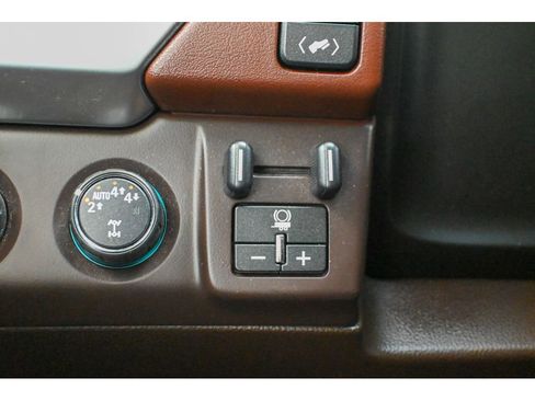 Used 2019 Chevrolet Suburban Premier image 47