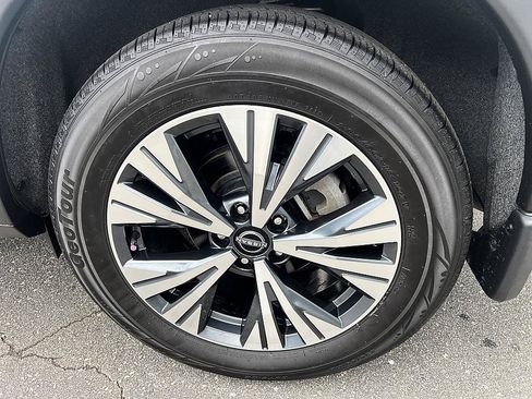 Certified 2023 Nissan Rogue SV w/ SV Premium B Package AWD/4WD image 10