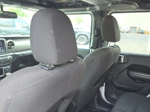 Used 2018 Jeep Wrangler Unlimited Sport AWD/4WD image 19