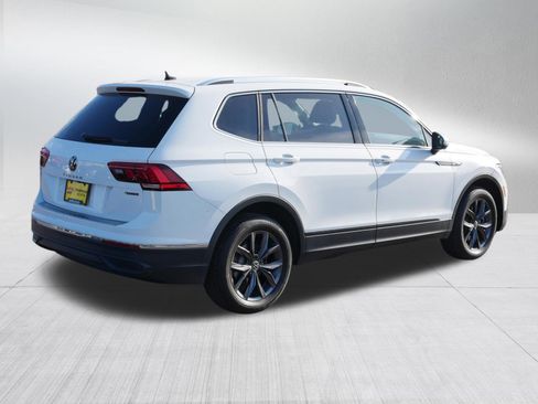 Used 2022 Volkswagen Tiguan SE image 7