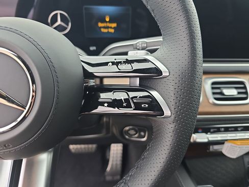 New 2026 Mercedes-Benz GLS 580 4MATIC image 18