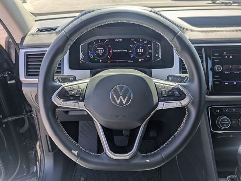 Used 2022 Volkswagen Atlas SE w/ Panoramic Sunroof Package FWD image 20
