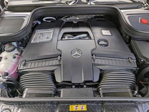 New 2026 Mercedes-Benz GLS 580 4MATIC image 17
