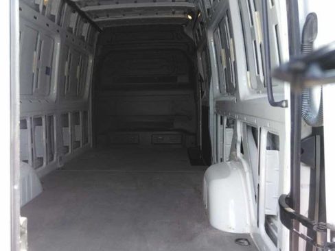 Used 2025 Mercedes-Benz Sprinter 2500 image 5