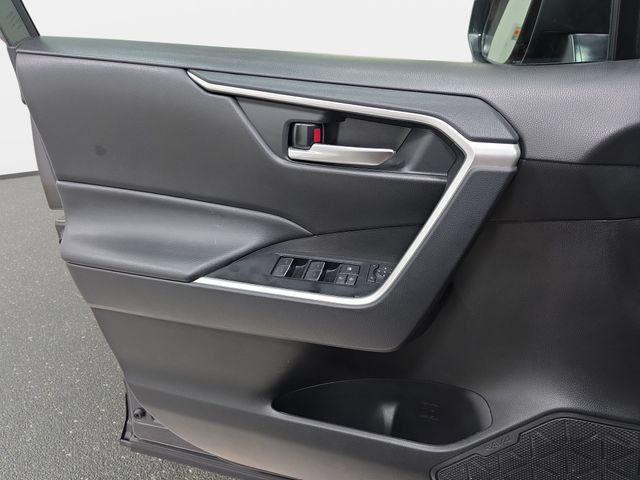 Certified 2025 Toyota RAV4 XLE AWD/4WD image 27