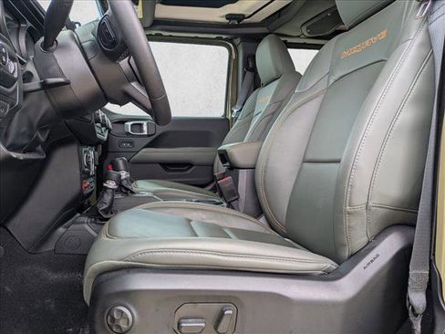 Used 2025 Jeep Gladiator Mojave image 15