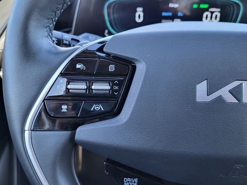 Used 2023 Kia Niro SX Touring image 20