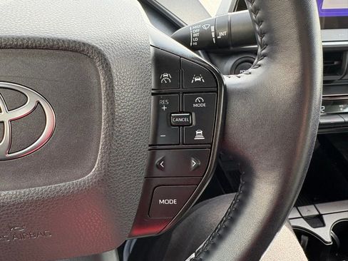Used 2023 Toyota Prius LE FWD image 19