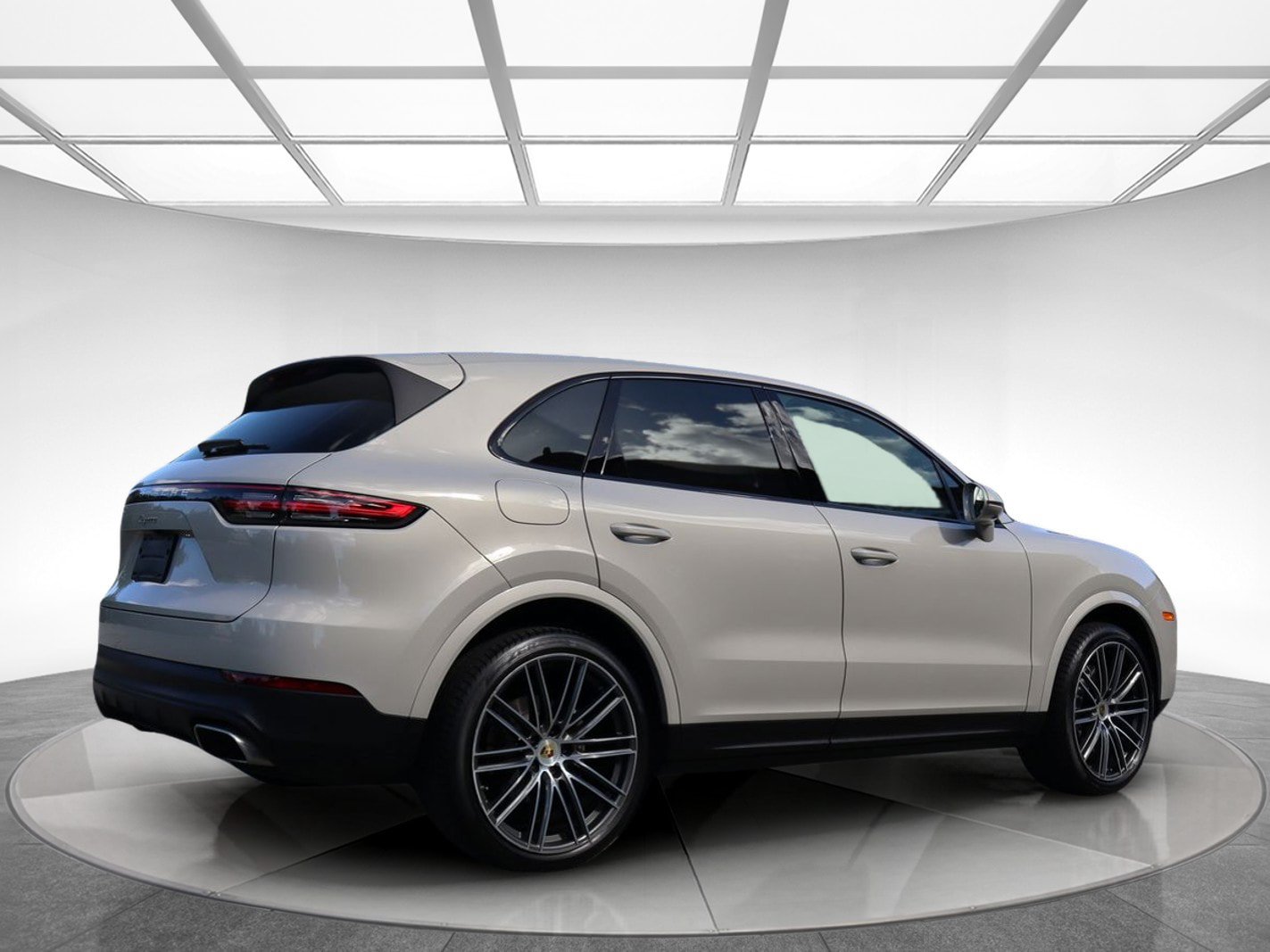 Used 2023 Porsche Cayenne AWD/4WD image 6