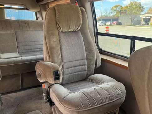 Used 1999 Chevrolet Express 1500 w/ Convenience Pkg image 17