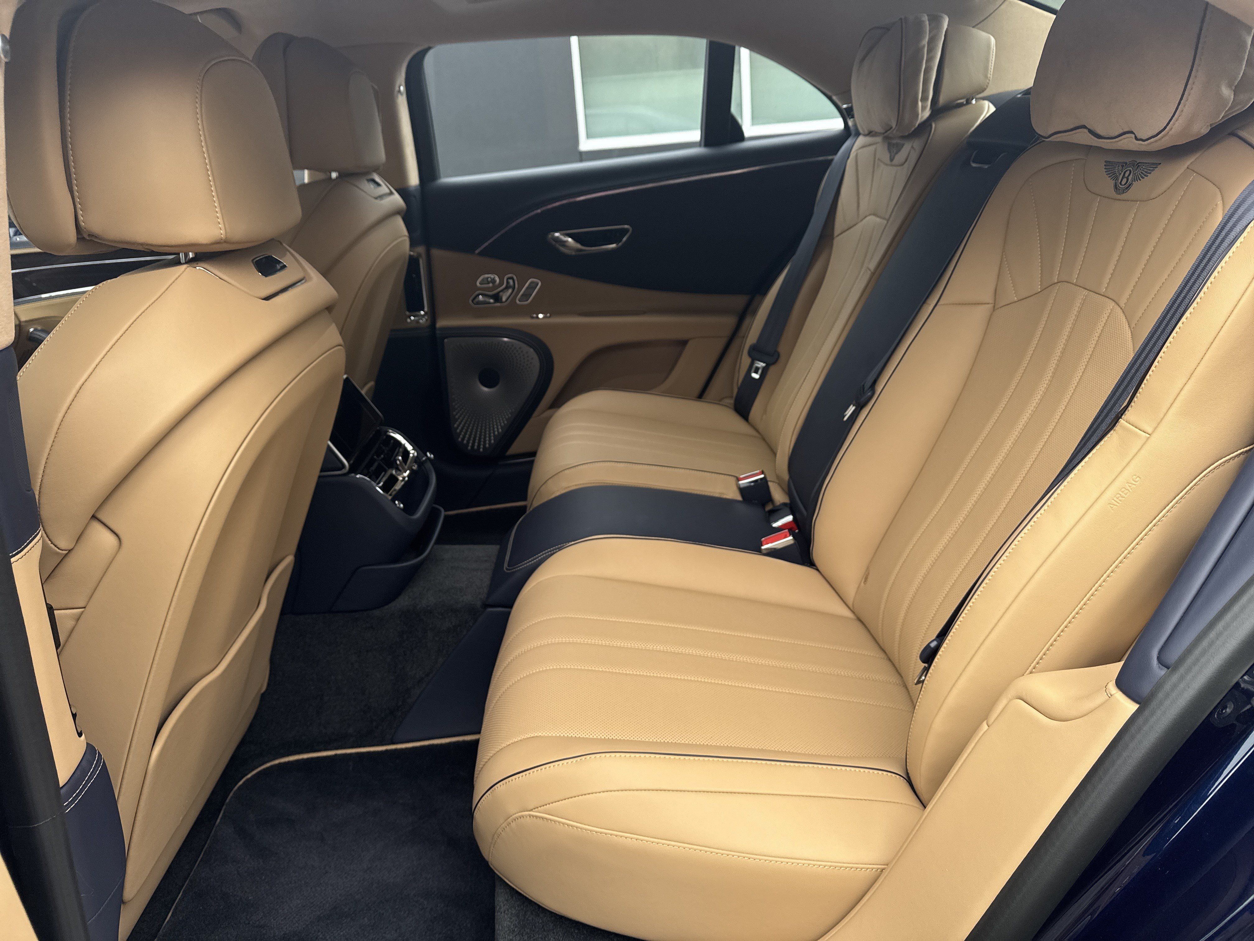 Used 2024 Bentley Flying Spur V8 AWD/4WD image 26