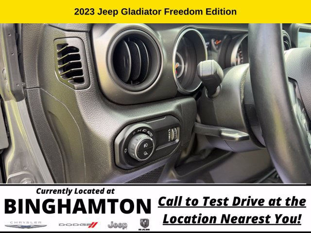 Used 2023 Jeep Gladiator Sport AWD/4WD image 15