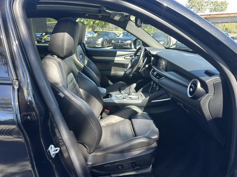 Used 2023 Alfa Romeo Stelvio Veloce AWD/4WD image 20