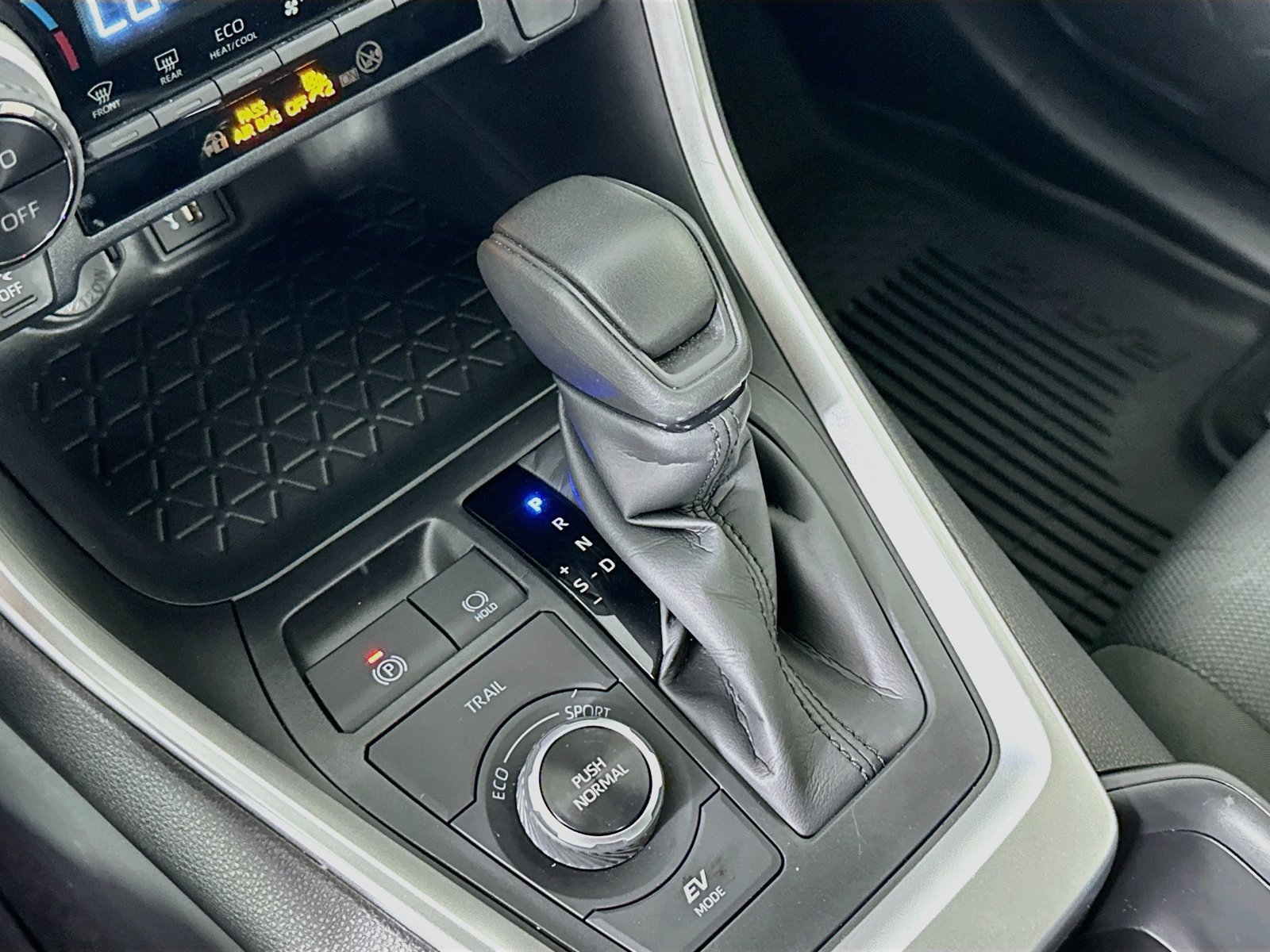 Certified 2025 Toyota RAV4 XLE AWD/4WD image 17