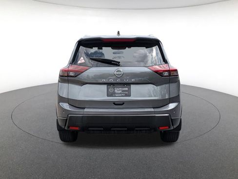 Used 2025 Nissan Rogue SV w/ SV Premium Package FWD image 6