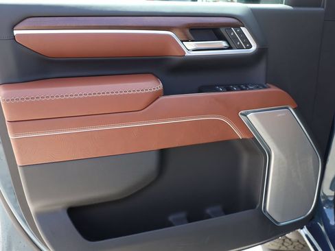 New 2026 GMC Sierra 2500 Denali Ultimate AWD/4WD image 10
