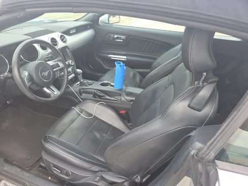 Used 2015 Ford Mustang Premium RWD image 9