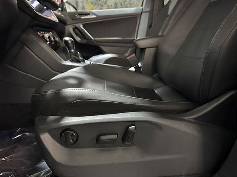 Used 2019 Volkswagen Tiguan SEL Premium R-Line image 18