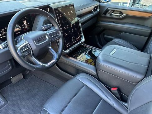 Used 2025 GMC Yukon Denali image 10