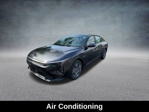 Used 2025 Kia K4 LX image 9