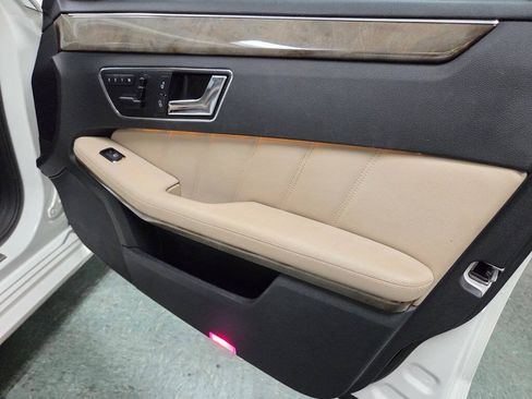 Used 2010 Mercedes-Benz E 350 Sedan image 25