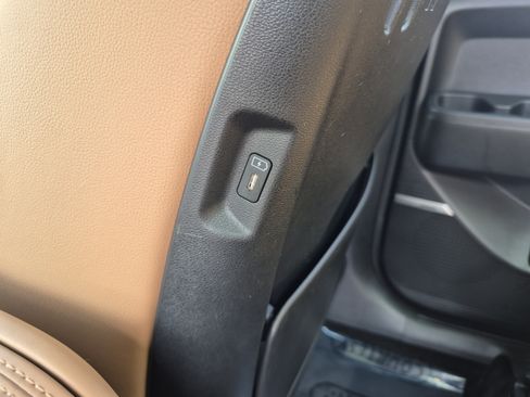 Certified 2025 Hyundai Santa Fe Limited FWD image 17