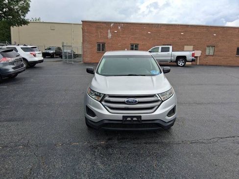 Used 2018 Ford Edge SE FWD image 2