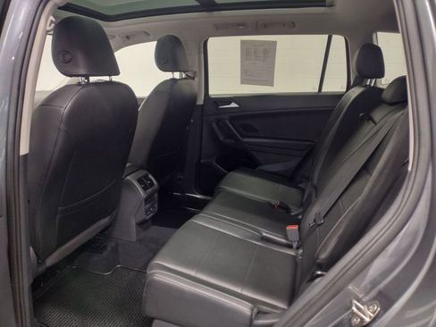 Used 2019 Volkswagen Tiguan SE w/ Panoramic Sunroof Package image 27