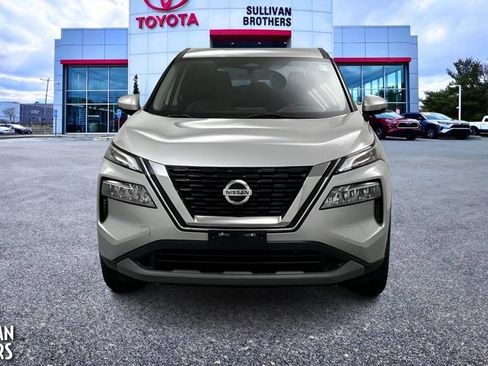 Used 2021 Nissan Rogue SV AWD/4WD image 2