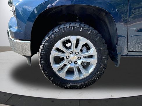 Used 2023 Chevrolet Silverado 1500 LTZ AWD/4WD image 32