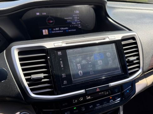 Used 2017 Honda Accord EX-L image 19