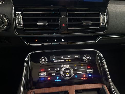 Used 2022 Lincoln Navigator Reserve image 23